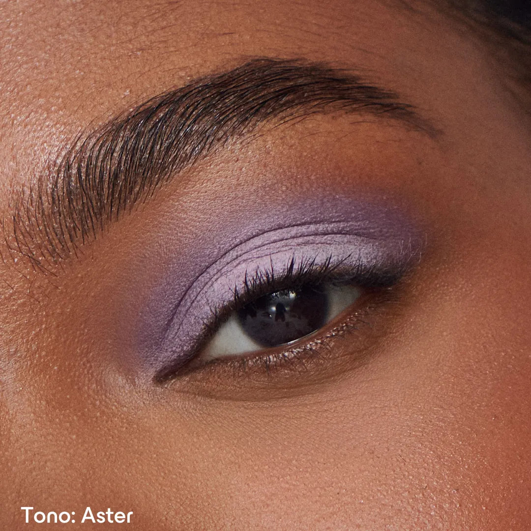Liquid Powder Chromatic Eye Tint