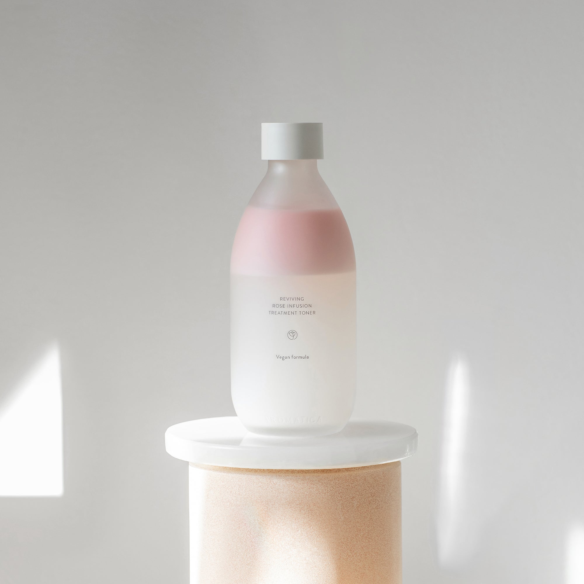 Reviving Rose Infusion Treatment Toner Aromatica