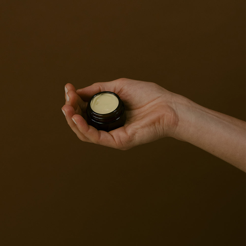 1-008 Contorno de Ojos Reparador Mamita Botanical