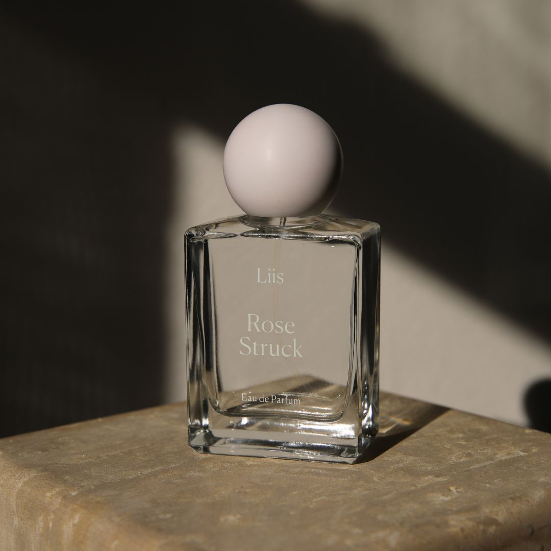 Rose Struck – Roses Restless for Spring Liis