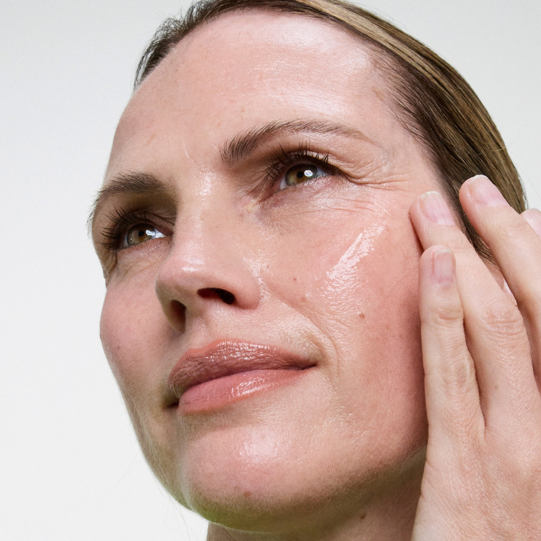 Age Confidence NAD+ &amp; TriPeptide Renewal Serum
